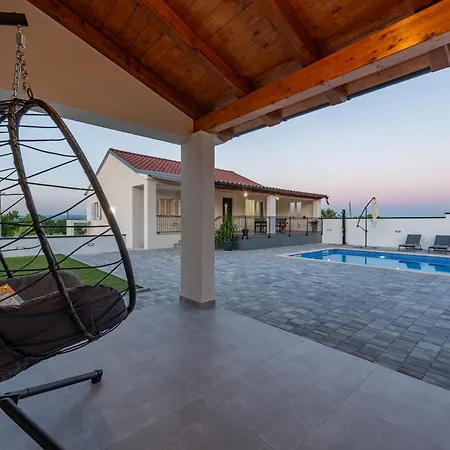 Chivas Zadarvillas