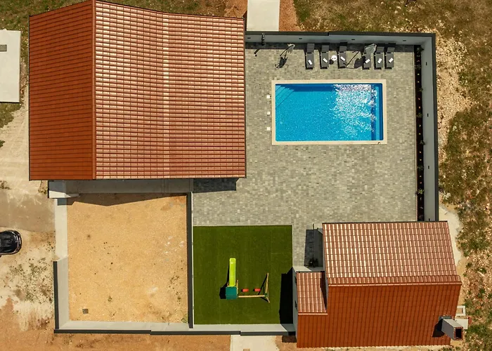 Chivas Zadarvillas *