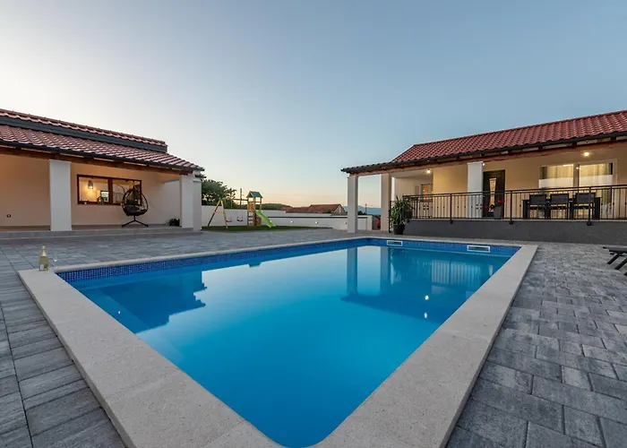 Chivas Zadarvillas Donje Rastane